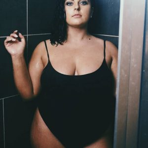 En vacances en solo, à la recherche de compagnie Charlotte - rencontre-Ronde-Hyères